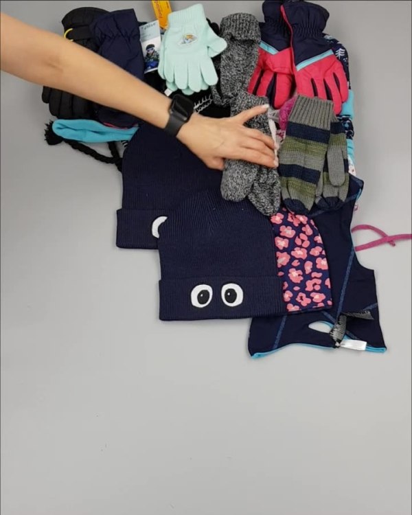 Фотография  569 - Шапки, шарфы, перчатки детские СТОК#3 кг, ЛОТ №2452 оптом в Йошкар-Оле и республике Марий Эл