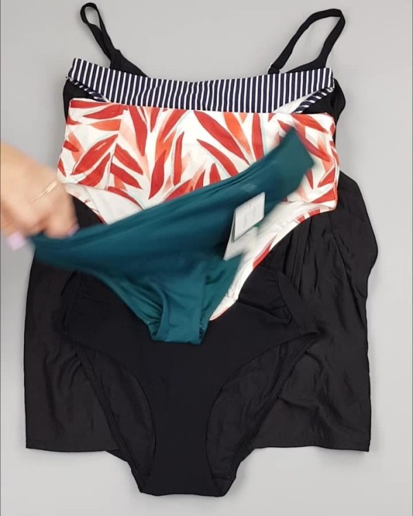 Фотография  410 - Купальники Chantelle#30 шт, ЛОТ №4410 оптом в Йошкар-Оле и республике Марий Эл