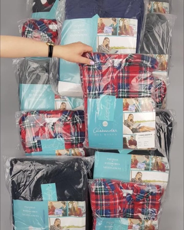 Фотография  781 - Халаты, комбинезоны (семейный) СТОК CAN#10 кг, ЛОТ №4451 оптом в Йошкар-Оле и республике Марий Эл