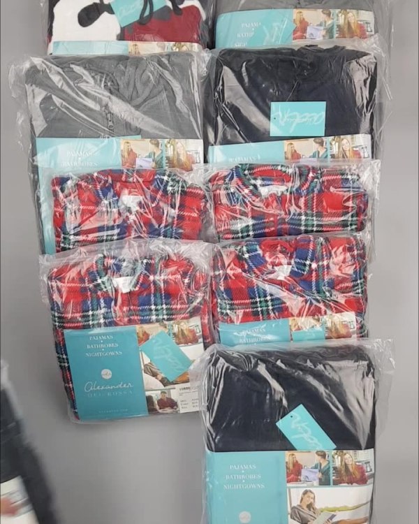 Фотография  847 - Халаты, комбинезоны (семейный) СТОК CAN#10 кг, ЛОТ №4452 оптом в Йошкар-Оле и республике Марий Эл