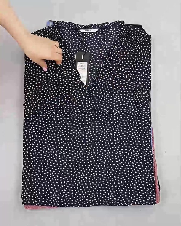 Фотография  801 - Блузки Bestseller 44#5 кг, ЛОТ №6084 оптом в Йошкар-Оле и республике Марий Эл