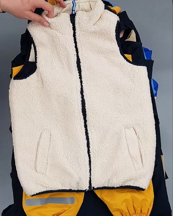 Фотография  378 - Верхняя одежда TCM kids 074#7 кг, ЛОТ №6681 оптом в Йошкар-Оле и республике Марий Эл