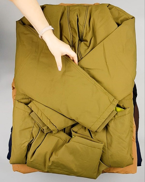 Фотография  339 - Верхняя одежда Дания#9,9 кг, ЛОТ №7057 оптом в Йошкар-Оле и республике Марий Эл