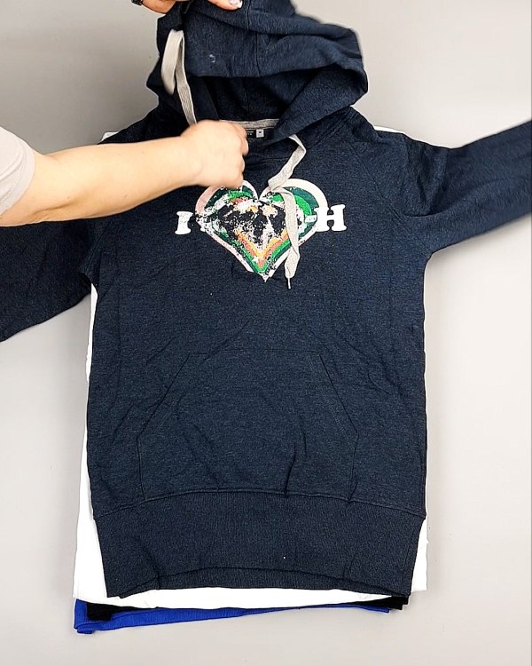 Фотография  896 - Толстовки м/ж (Sweat Tops)#20 кг, ЛОТ №7435 оптом в Йошкар-Оле и республике Марий Эл