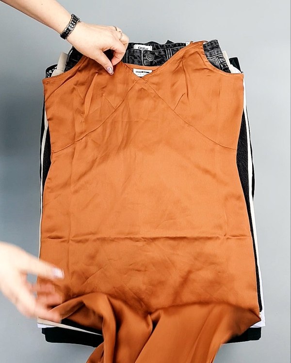 Фотография  548 - Bestseller Summer mix 104#15 кг, ЛОТ №7493 оптом в Йошкар-Оле и республике Марий Эл