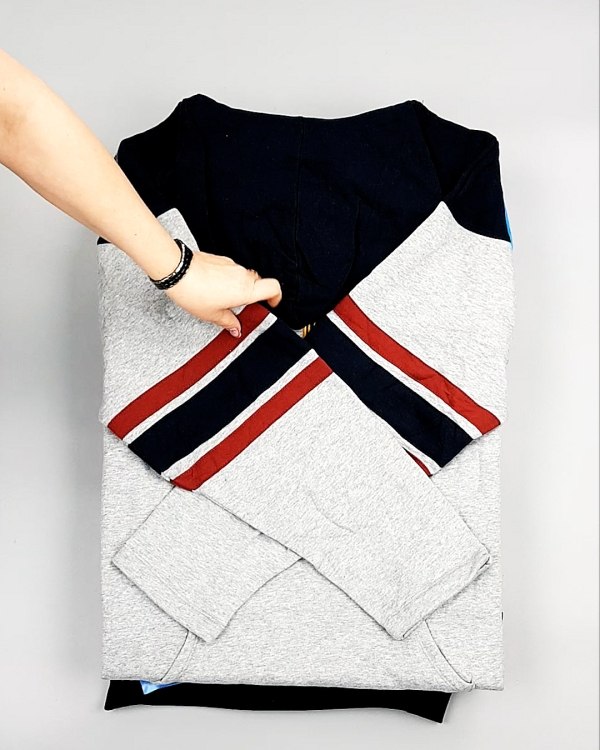 Фотография  173 - Толстовки СТОК CAN 0424#10 кг, ЛОТ №7447 оптом в Йошкар-Оле и республике Марий Эл