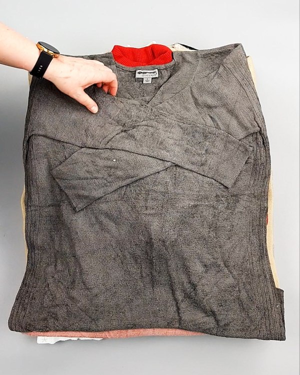 Фотография  559 - Джемпера СТОК CAN 084#7 кг, ЛОТ №7649 оптом в Йошкар-Оле и республике Марий Эл