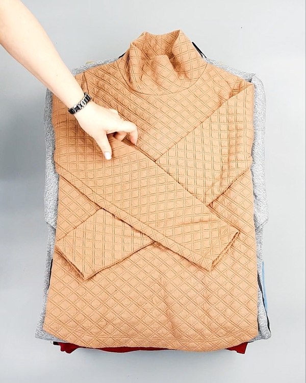 Фотография  785 - SWEATSHIRT CAN 084#10 кг, ЛОТ №7619 оптом в Йошкар-Оле и республике Марий Эл