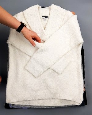 Фотография  376 - Джемпера СТОК CAN 084#7 кг, ЛОТ №7648 оптом в Йошкар-Оле и республике Марий Эл