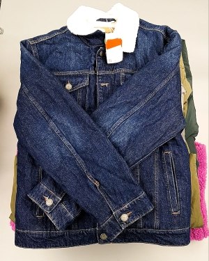 Купить Верхняя одежда м/ж C&A 025#10 кг оптом в Йошкар-Оле и республике Марий Эл