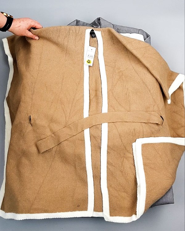 Фотография  788 - Кардиганы СТОК CAN 084#7 кг, ЛОТ №7673 оптом в Йошкар-Оле и республике Марий Эл