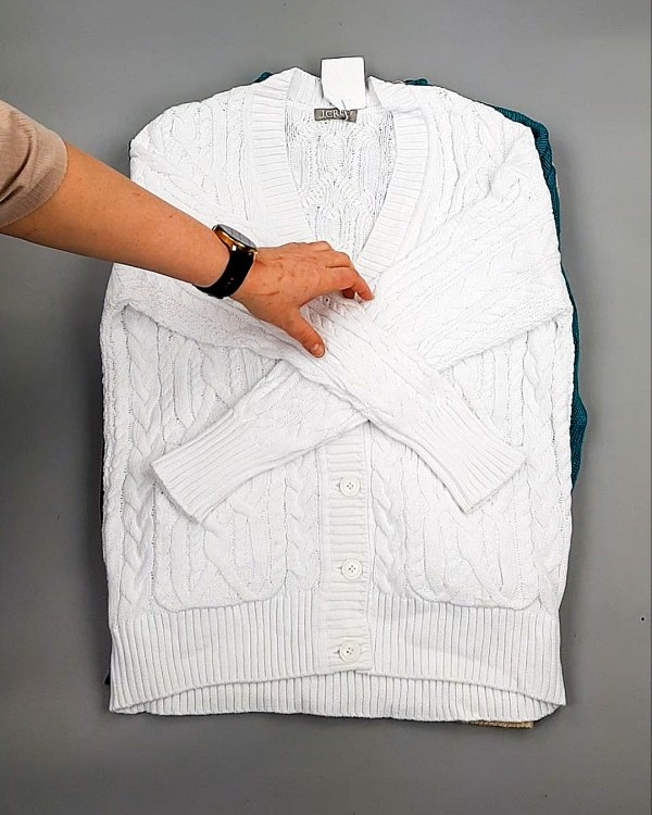 Фотография  618 - Джемпера СТОК CAN 084#7 кг, ЛОТ №7647 оптом в Йошкар-Оле и республике Марий Эл