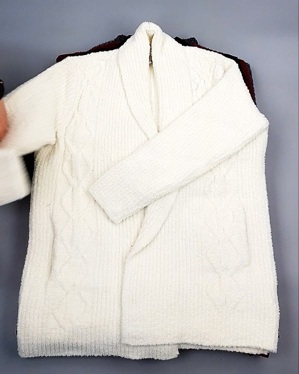 Фотография  747 - Кардиганы СТОК CAN 084#7 кг, ЛОТ №7674 оптом в Йошкар-Оле и республике Марий Эл