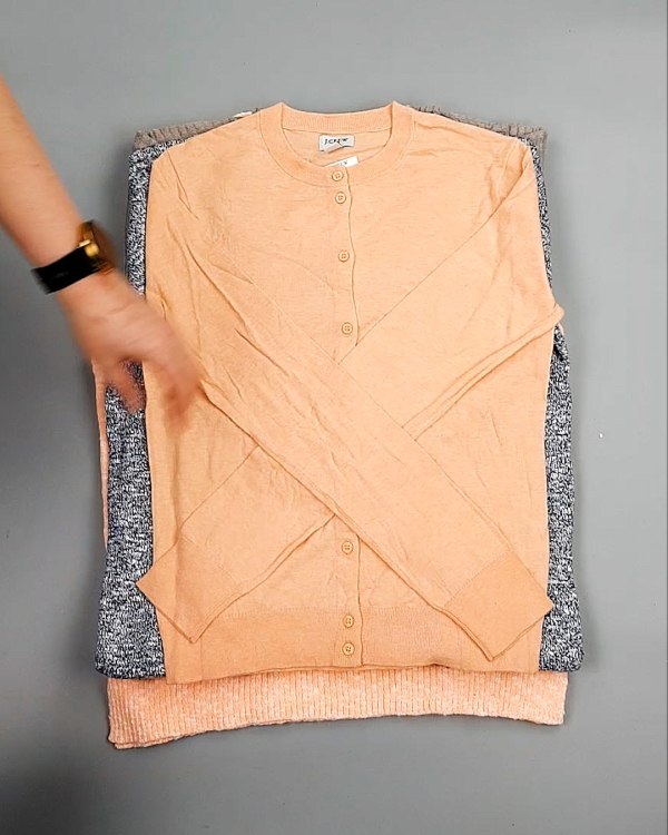 Фотография  932 - Джемпера легкие СТОК CAN 084#7 кг, ЛОТ №7635 оптом в Йошкар-Оле и республике Марий Эл