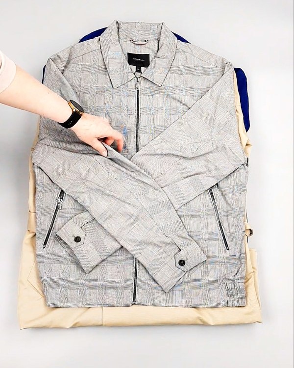 Фотография  914 - Ветровки м/ж C&A 025#10 кг, ЛОТ №7864 оптом в Йошкар-Оле и республике Марий Эл