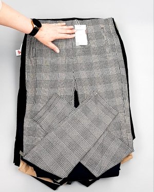 Фотография  755 - Брюки женские лето C&A 025#10 кг, ЛОТ №7892 оптом в Йошкар-Оле и республике Марий Эл