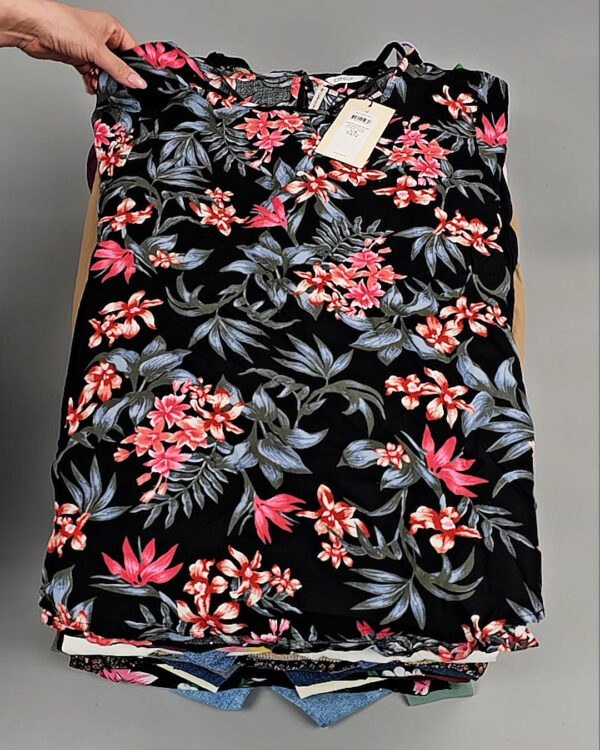 Фотография  556 - ONLY Summer mix 045#15 кг, ЛОТ №8455 оптом в Йошкар-Оле и республике Марий Эл