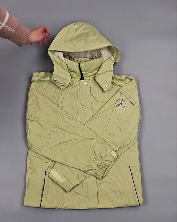 Фотография  623 - Ветровки женские#25 кг, ЛОТ № ВК0086 оптом в Йошкар-Оле и республике Марий Эл