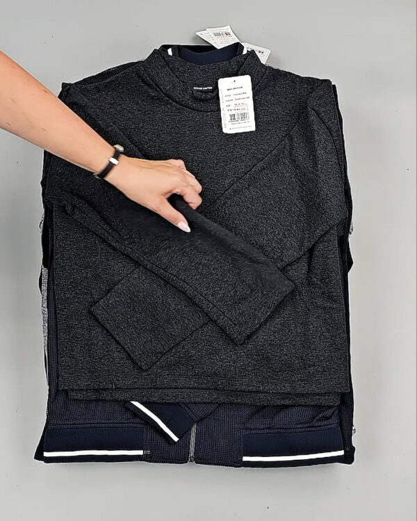 Фотография  820 - Толстовки Корея 085#7,4 кг, ЛОТ СТ-9235 оптом в Йошкар-Оле и республике Марий Эл