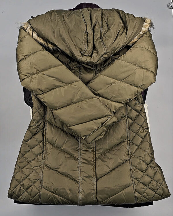 Фотография  581 - Верхняя одежда женская CAN 104#15 кг, ЛОТ СТ-9353 оптом в Йошкар-Оле и республике Марий Эл