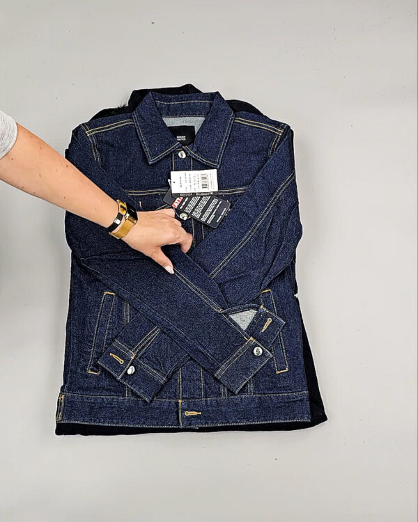 Фотография  103 - Верхняя одежда Корея 085#15 кг, ЛОТ № СТ-9247 оптом в Йошкар-Оле и республике Марий Эл