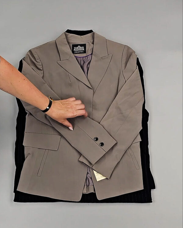 Фотография  705 - Жакеты Корея 085#10 кг, ЛОТ № СТ-9240 оптом в Йошкар-Оле и республике Марий Эл