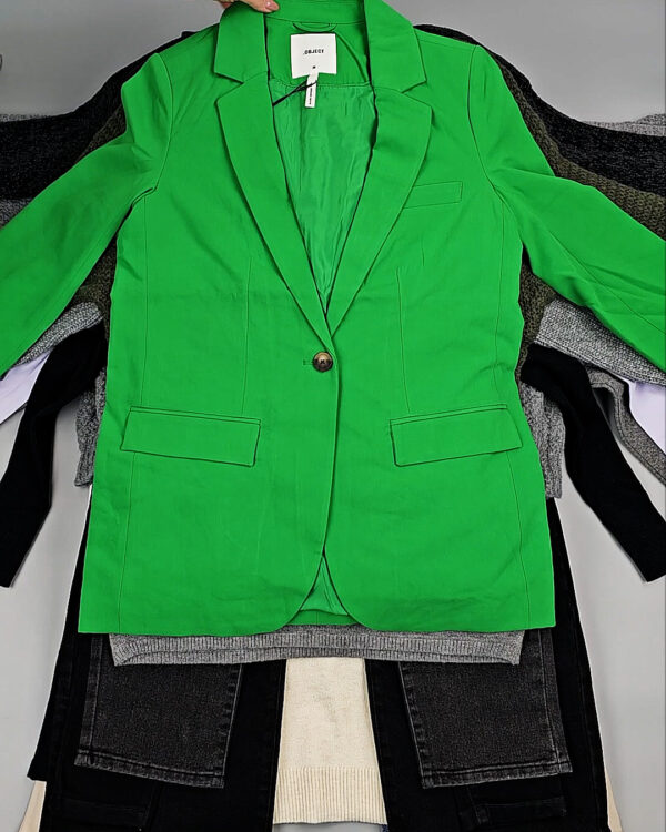 Фотография  854 - Bestseller Winter mix 104#15 кг, ЛОТ № СТ-9526 оптом в Йошкар-Оле и республике Марий Эл